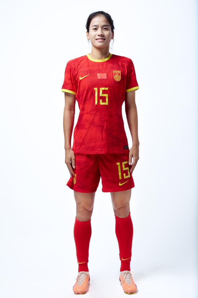  莱万多夫斯基新星回归赛场表现惊艳，中国队未来可期！